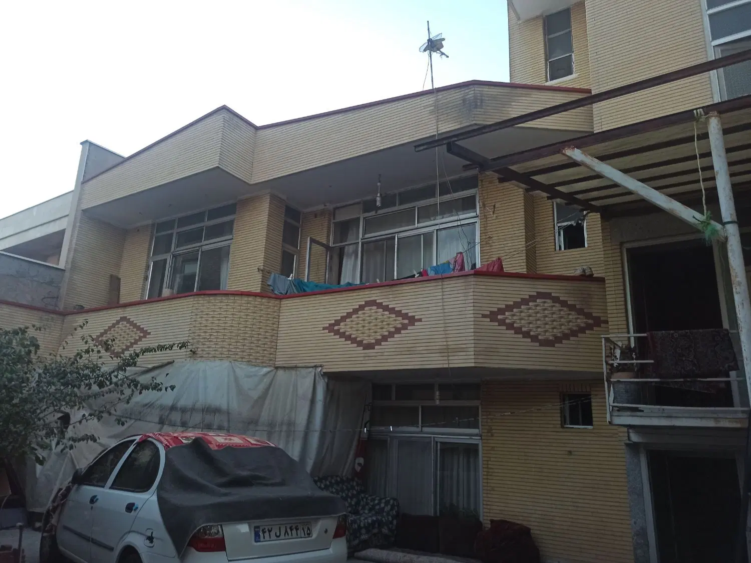 ملک تجاری مسکونی خیابان آزادی