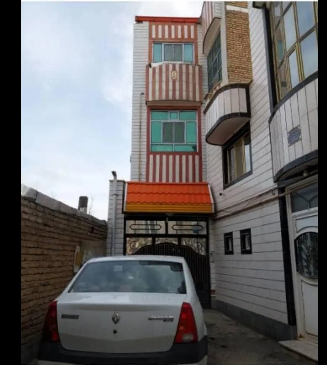 منزل مسکونی ۳ طبقه