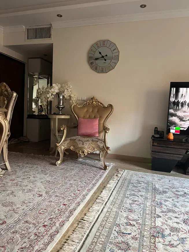 آپارتمان۹۷ متری ، خیابان ایتایا، سرپرست