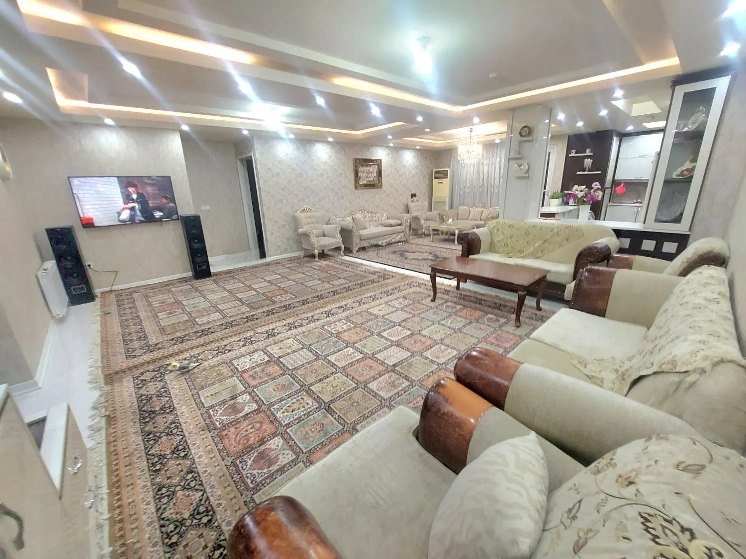 واحد سه خواب۱۳۶ متر پاداد غربی واحد جلو