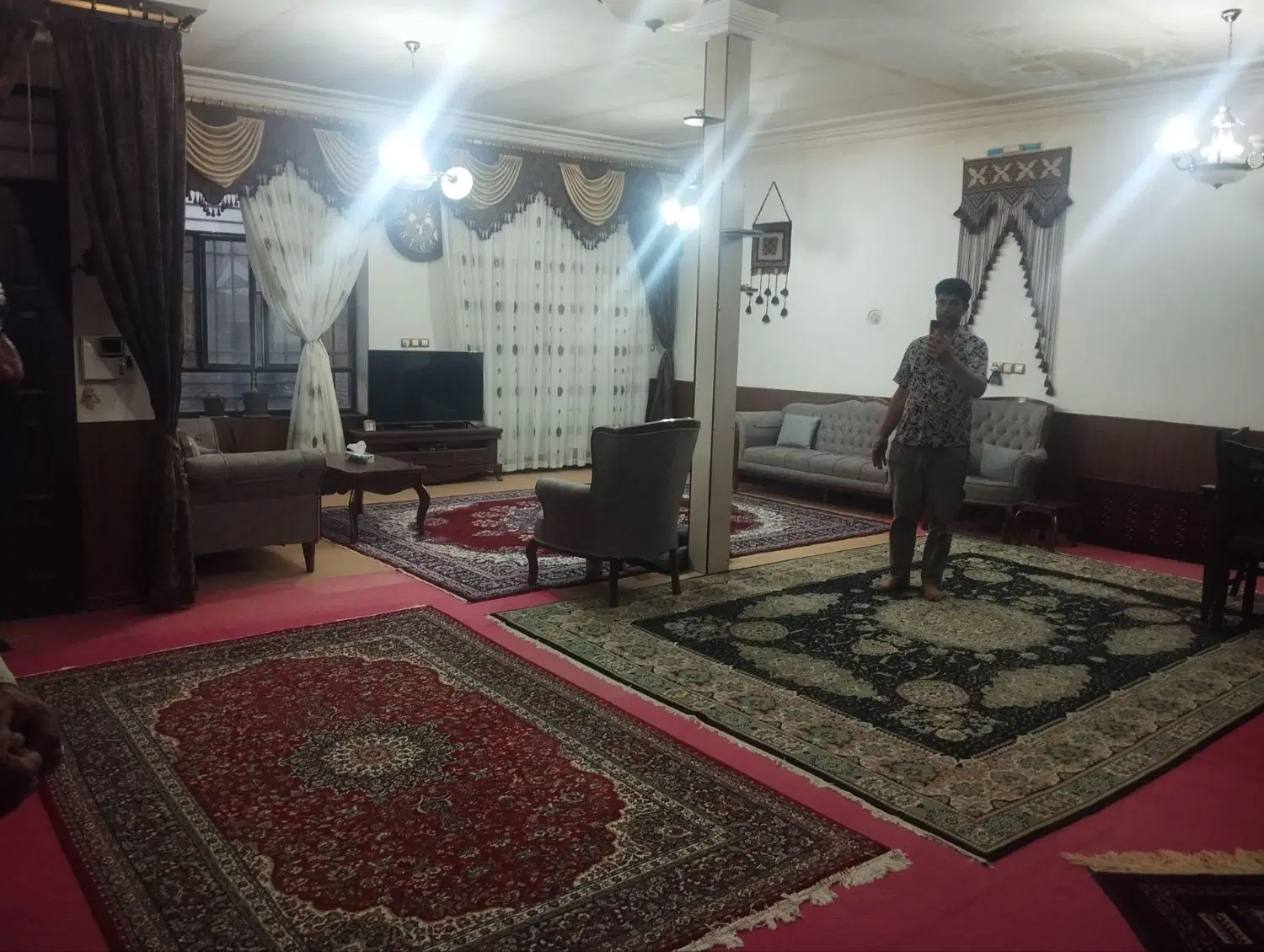 خانه ویلایی بزرگ ودهانه دار
