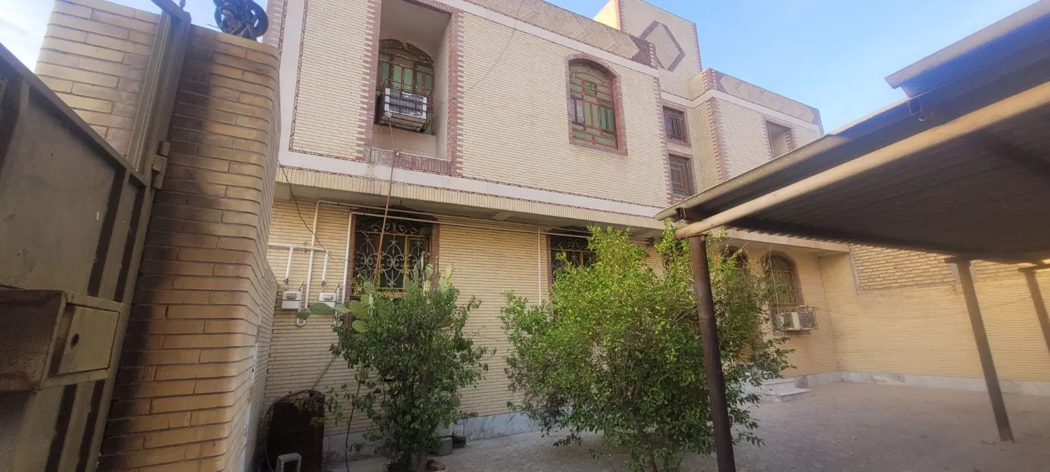 فروش یکجا ملک مسکونی دو طبقه،سه واحده
