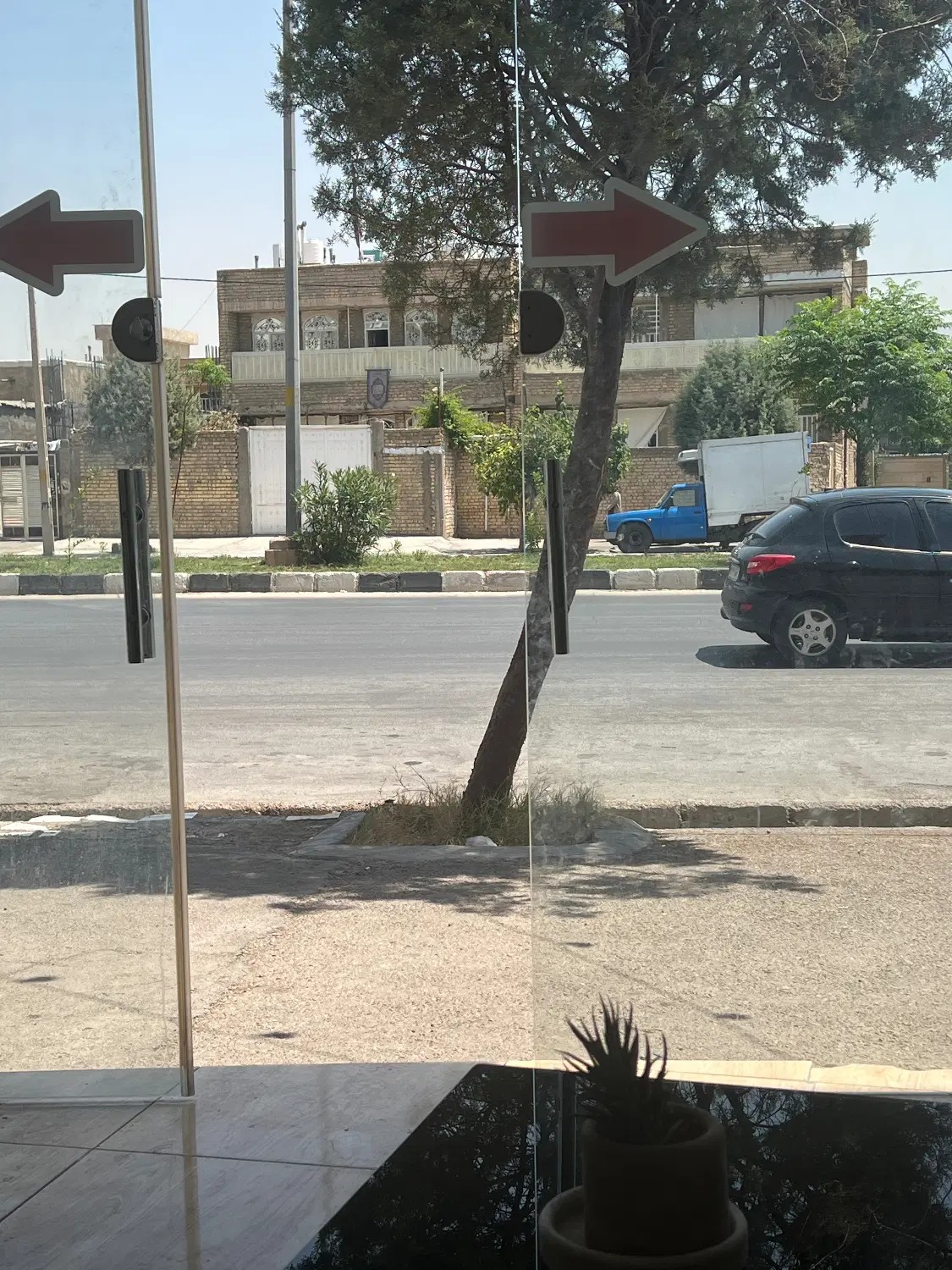 مغازه تجاری کتس بس