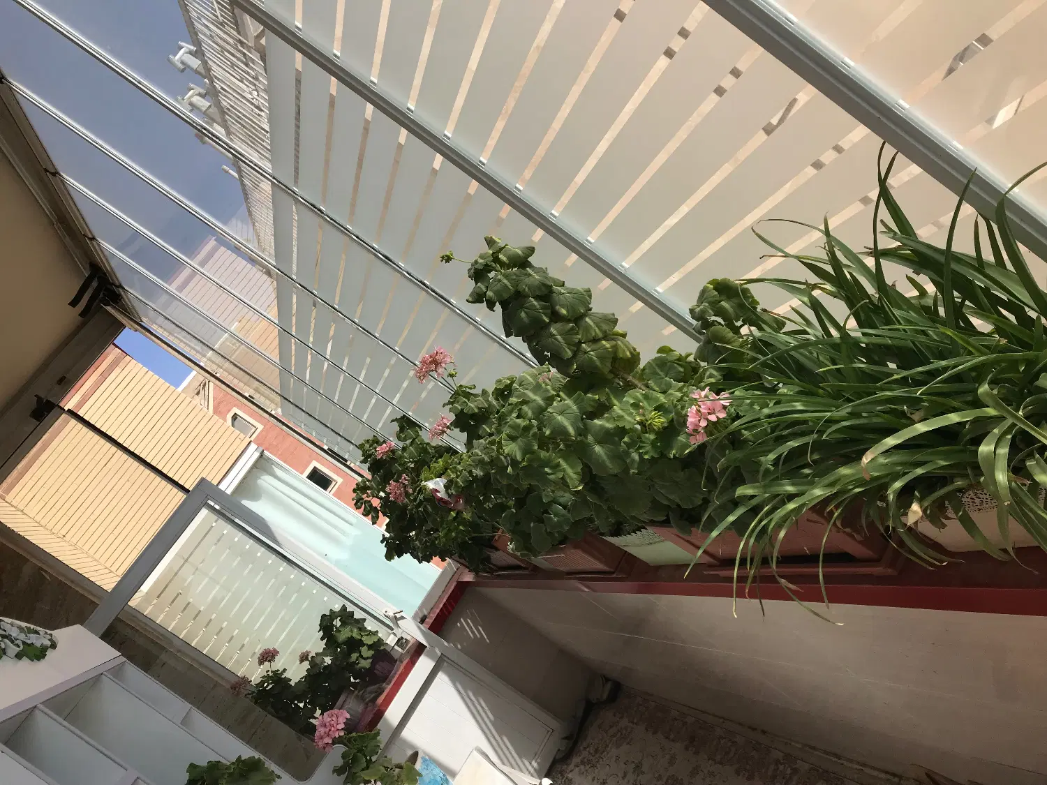 واحد لوکس دو خواب در قطران (دکتر قریب)