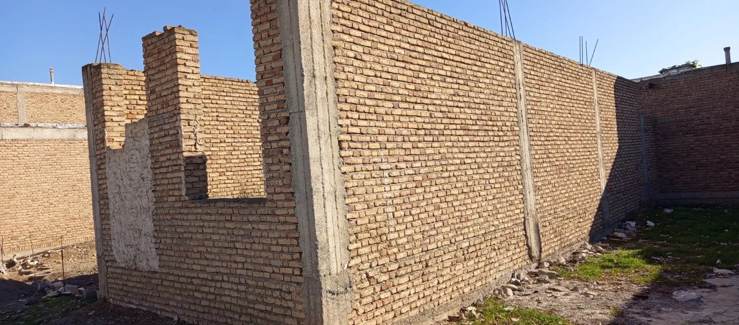 خانه نیمه ساخت