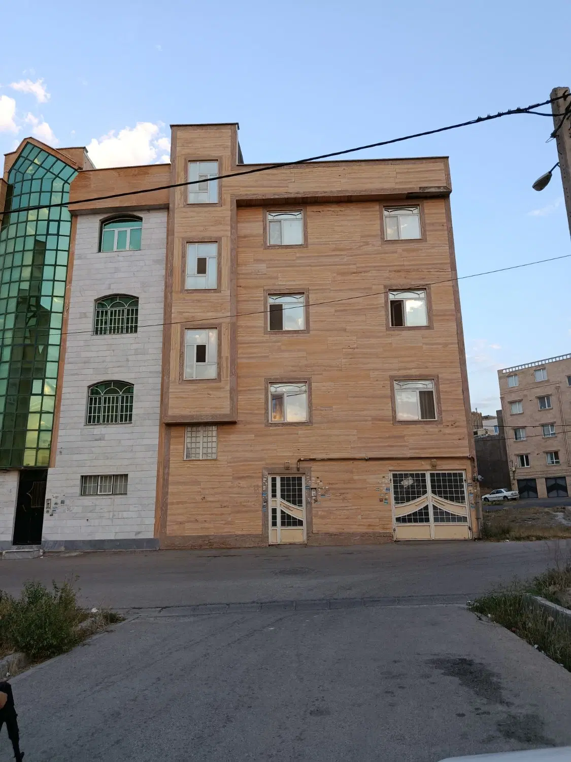 فروش واحد سه طبقه یکجا