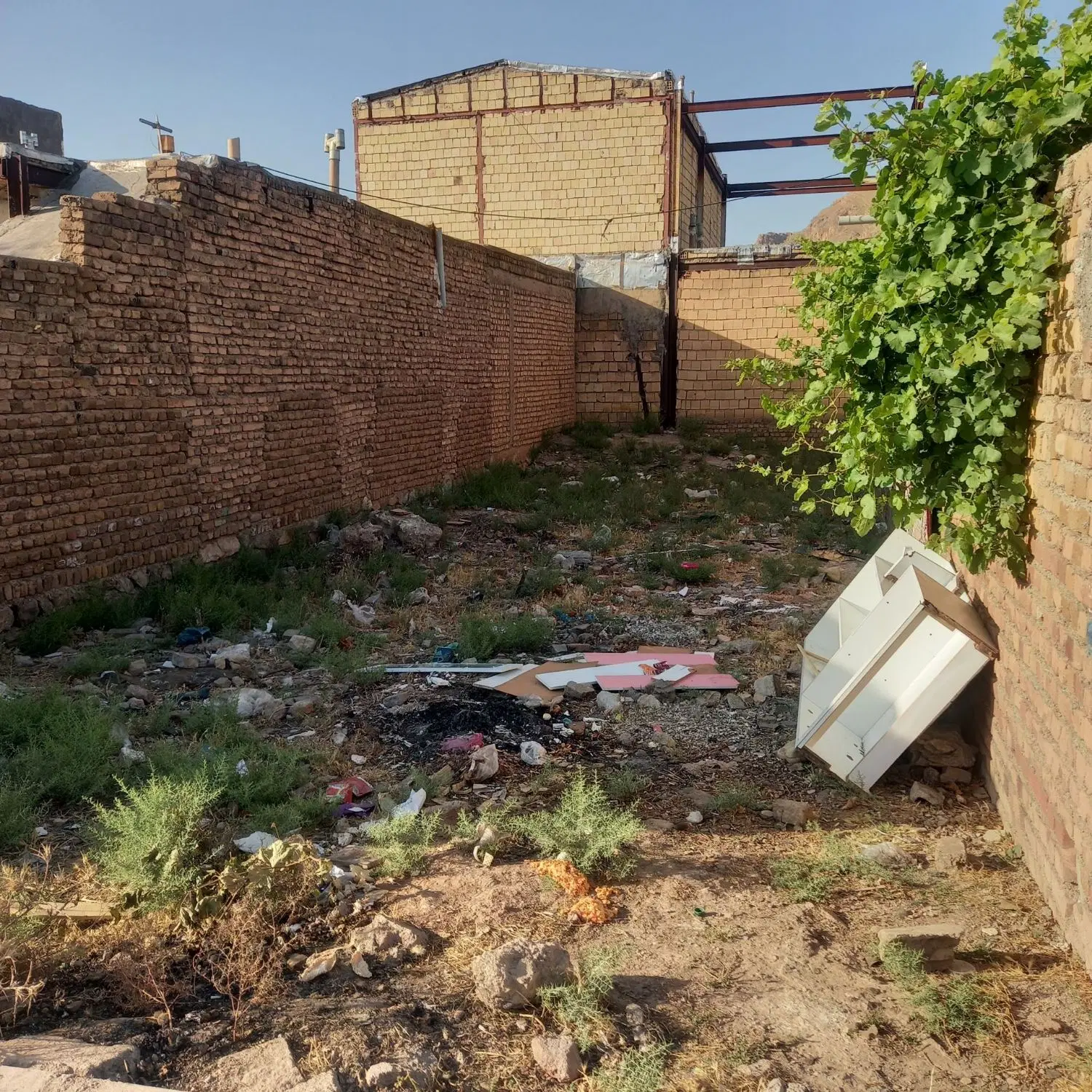 زمین مسکونی
