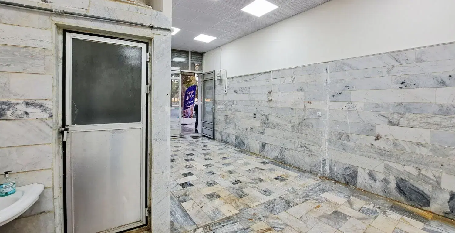 مغازه تجاری ۷۴ متری بر بلوار طاقبستان