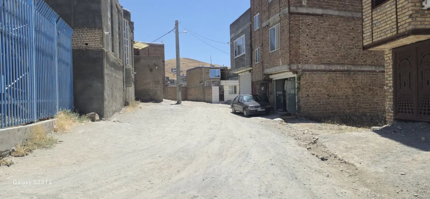 زمین ۷۴ متری دو نبش