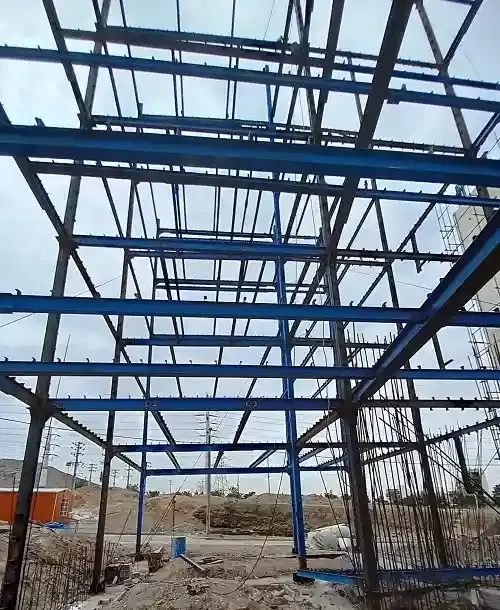 ف. زمین مرحله ی اسکلت دوطبقه دهخدا کاشمر