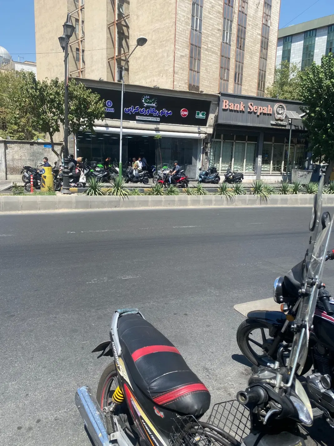 22 متر مغازه خیابان آذربایجان