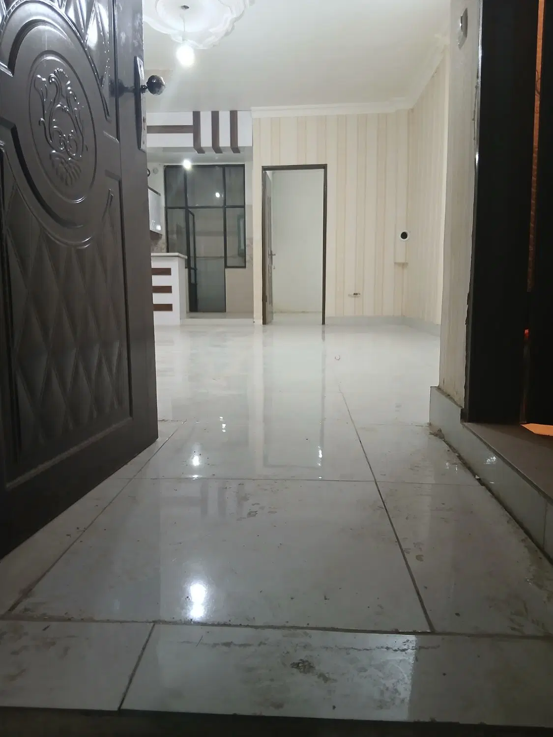 آپارتمان همکف صبا خاکستری سحر اصلانی