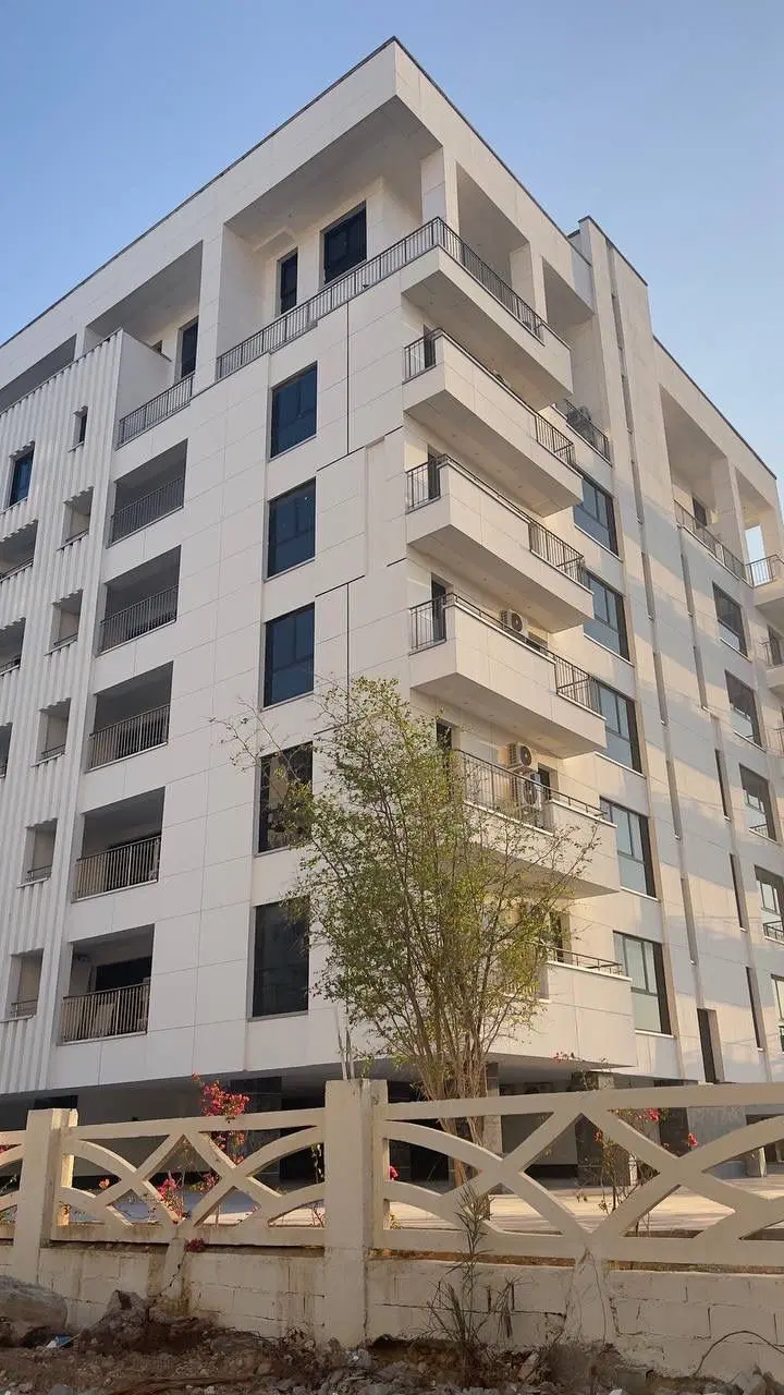 فروش فاز ۷ صدف_۹۶ متر نما مدرن _طبقه ۲
