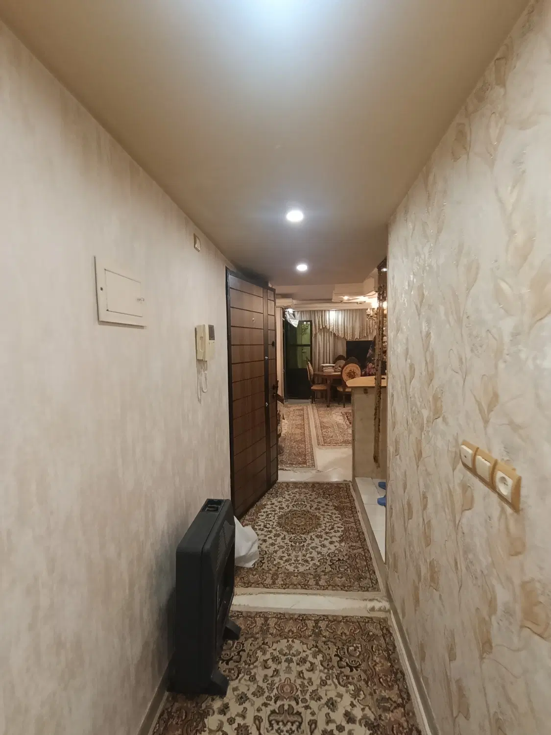 آپارتمان سه خوابه تک واحدی سیاحتگر