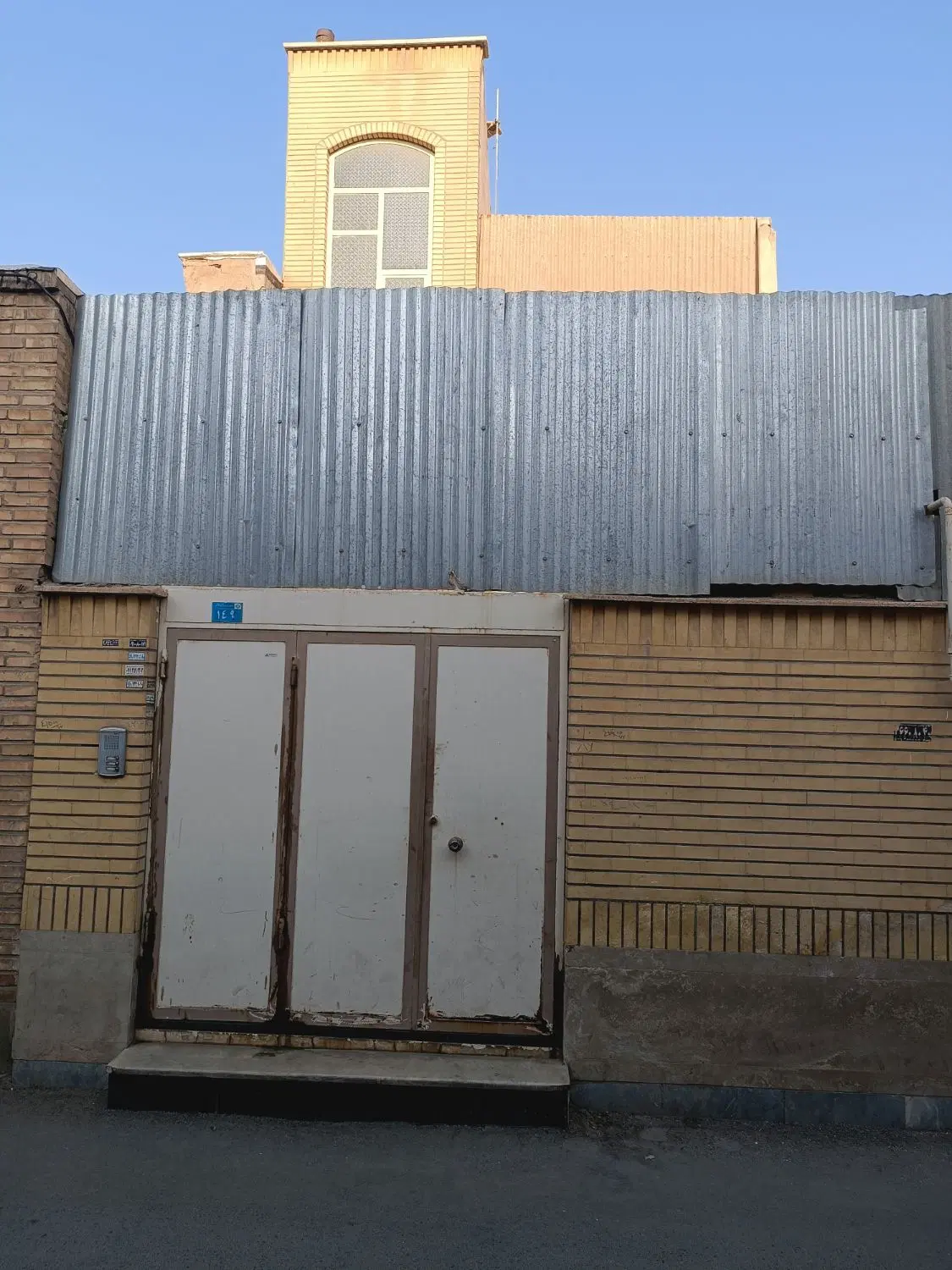منزل ویلایی نقلی حیاط دار