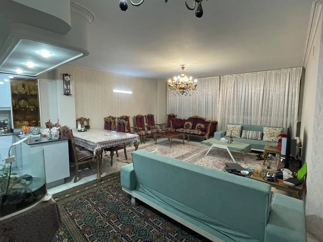 آپارتمان چهارباغ بالا ۱۳۵ متر سه خواب