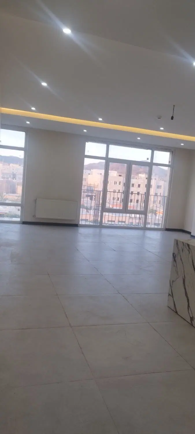 فروش  سه خواب ۱۴۵ متری