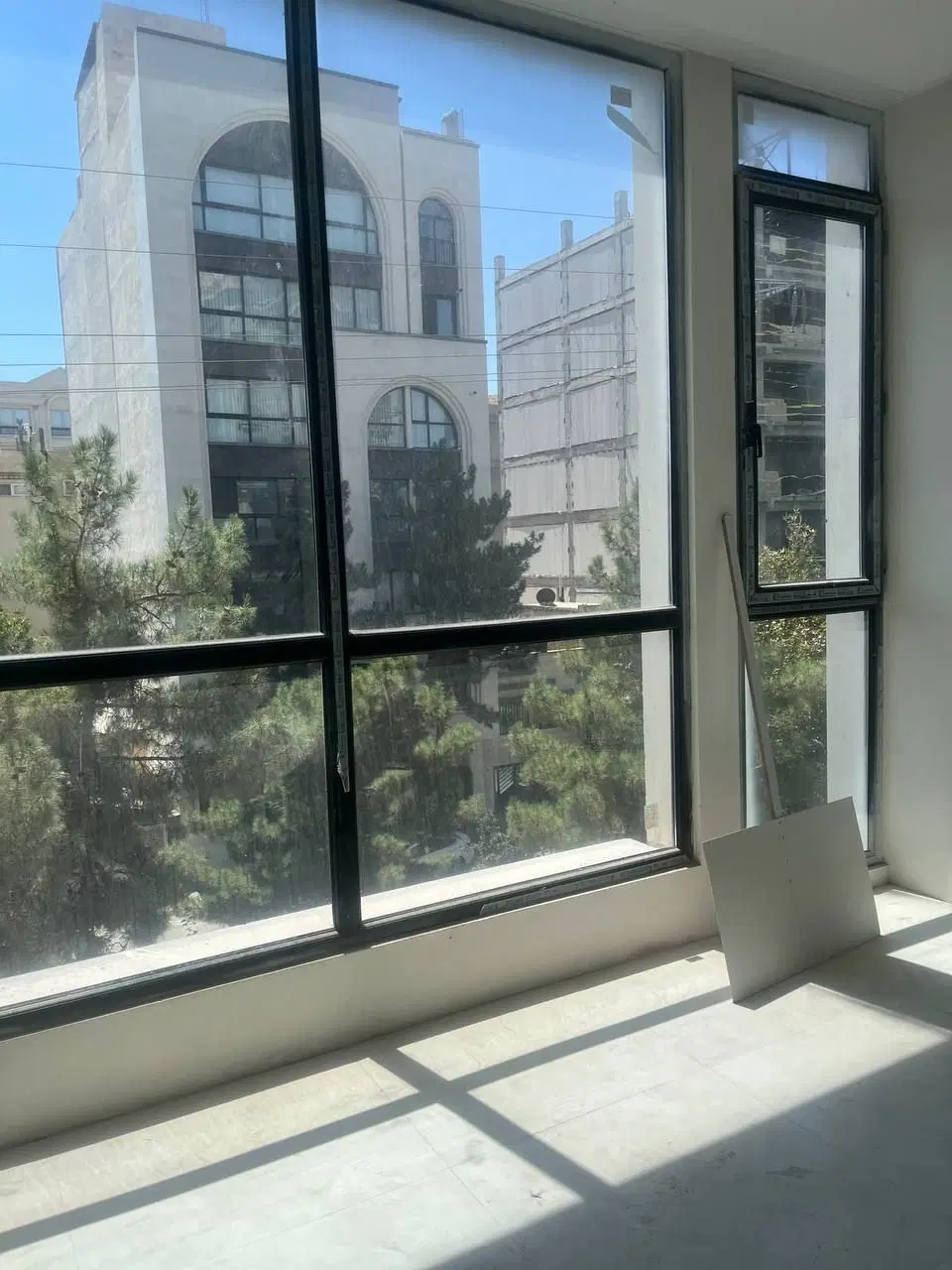 آپارتمان مسکونی ۱۶۰ متری صفر در منطقه سروش