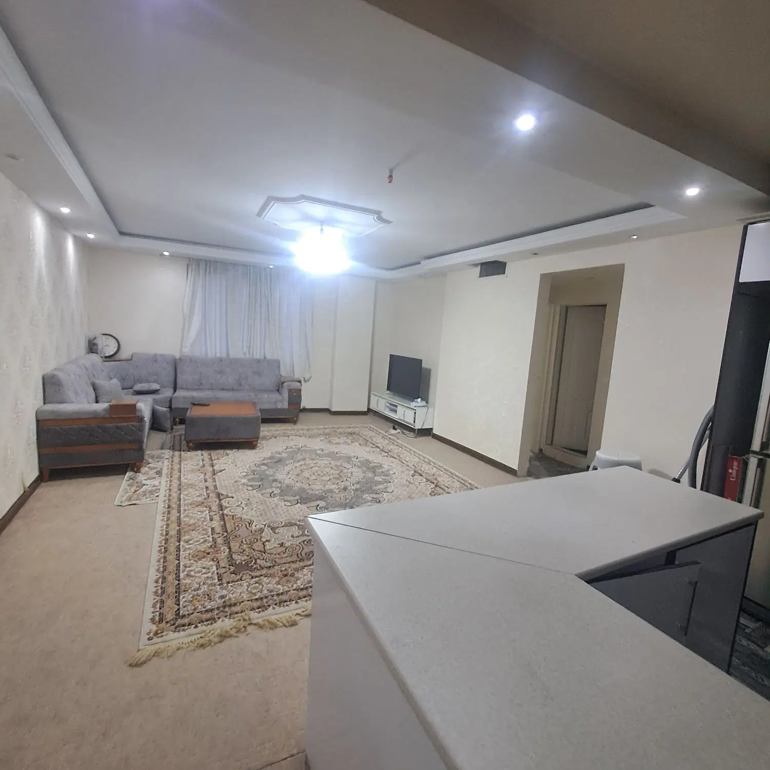 آپارتمان 71 متری دوخوابه فول امکانات پارکینگ سندی