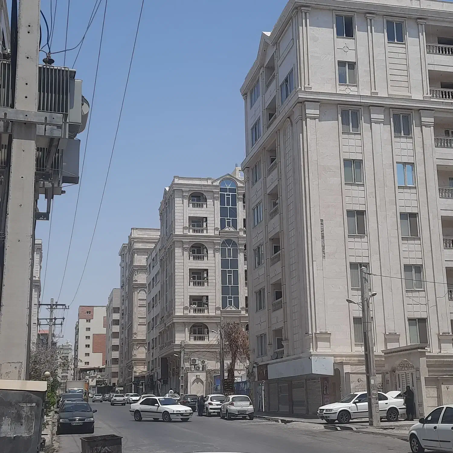 مغازه ۳۵متری بهترین نقطه خیابان طلوع