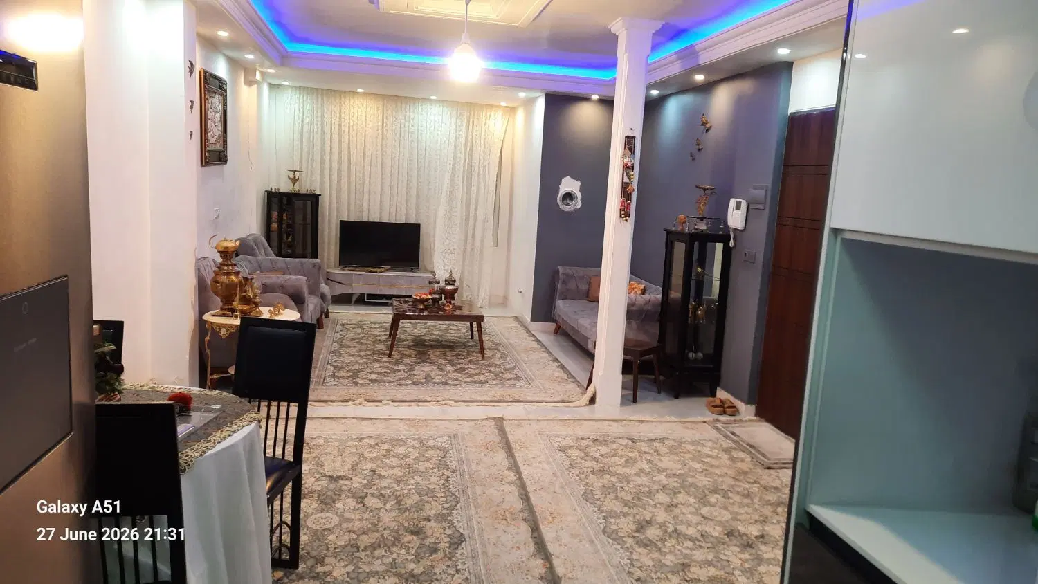 ایتدای طالقانی.خانوم تنها