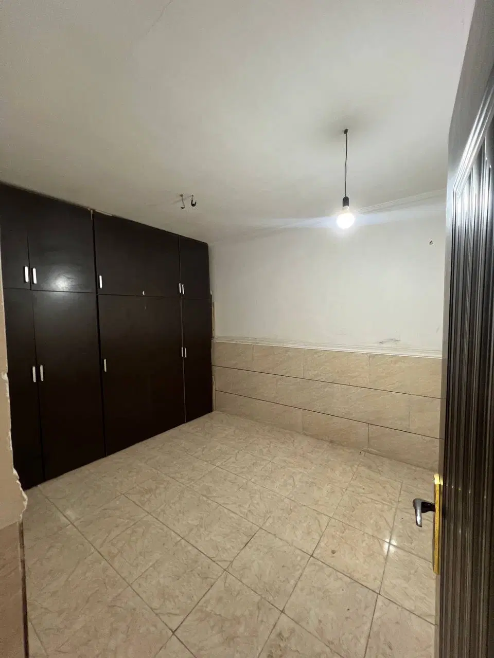 مغازه و واحد تجاری در خیابان گمرک