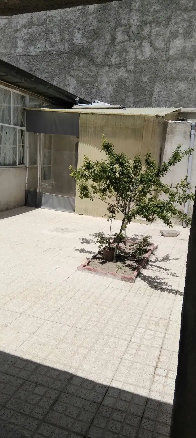خونه ویلایی ۲۵۰متری درتوحید(دباغها) تمیزوباصفا