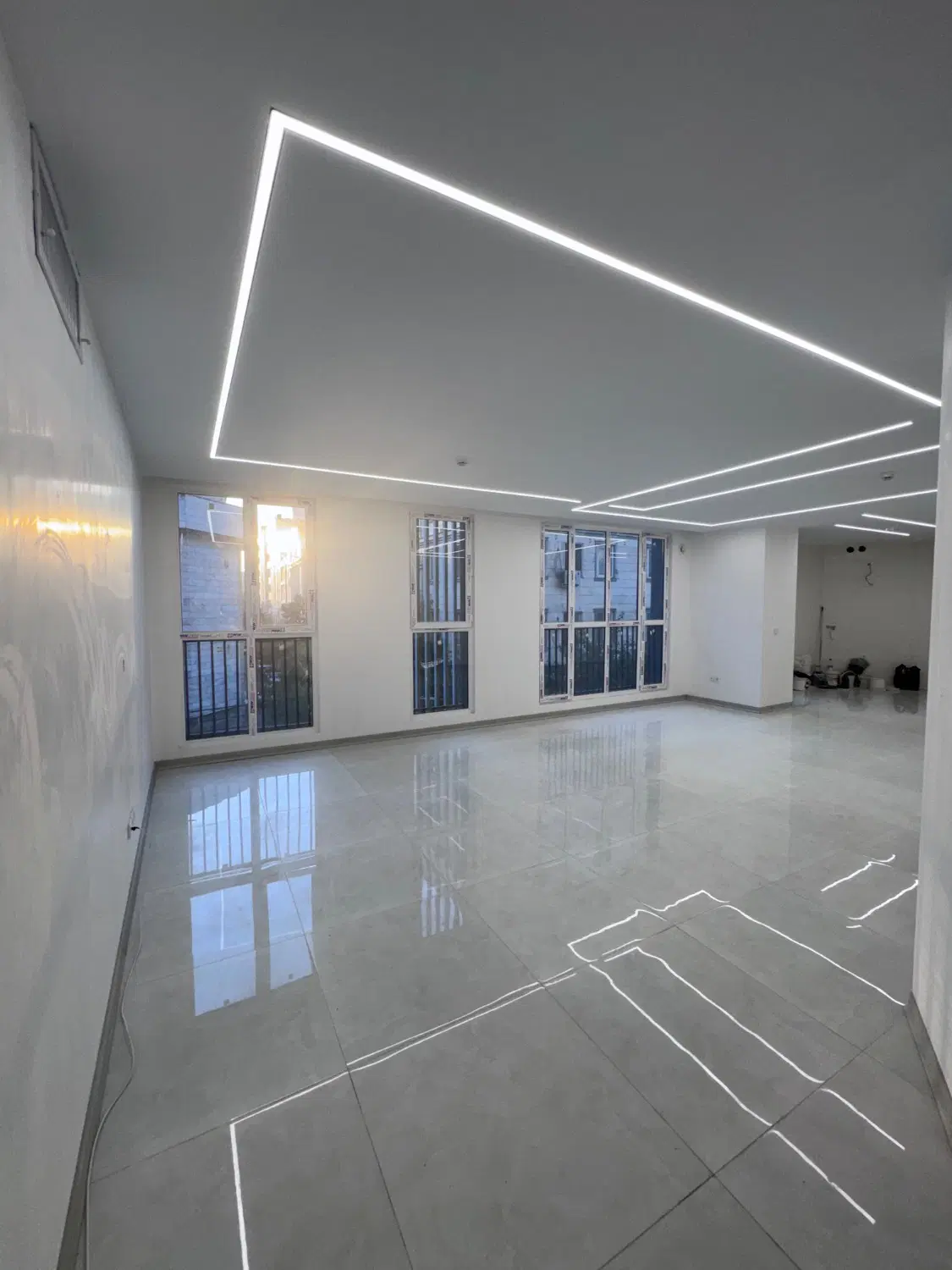 125 متر + تکواحدی فول امکانات + گذر 10 متری