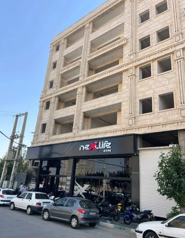 واحد ۱۰۳ متری محمدشهر خیابان حافظ جنب cng