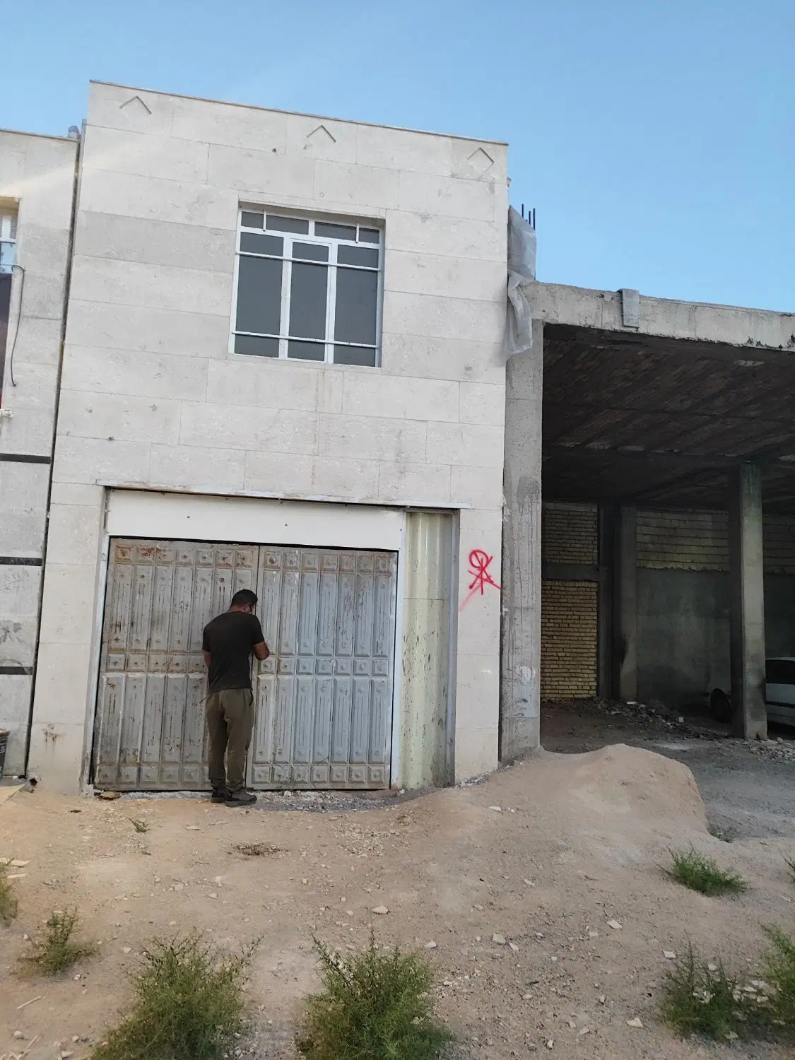 مغازه شهرک صنعتی بزرگ شیراز ۶۰ متر جهت انبار