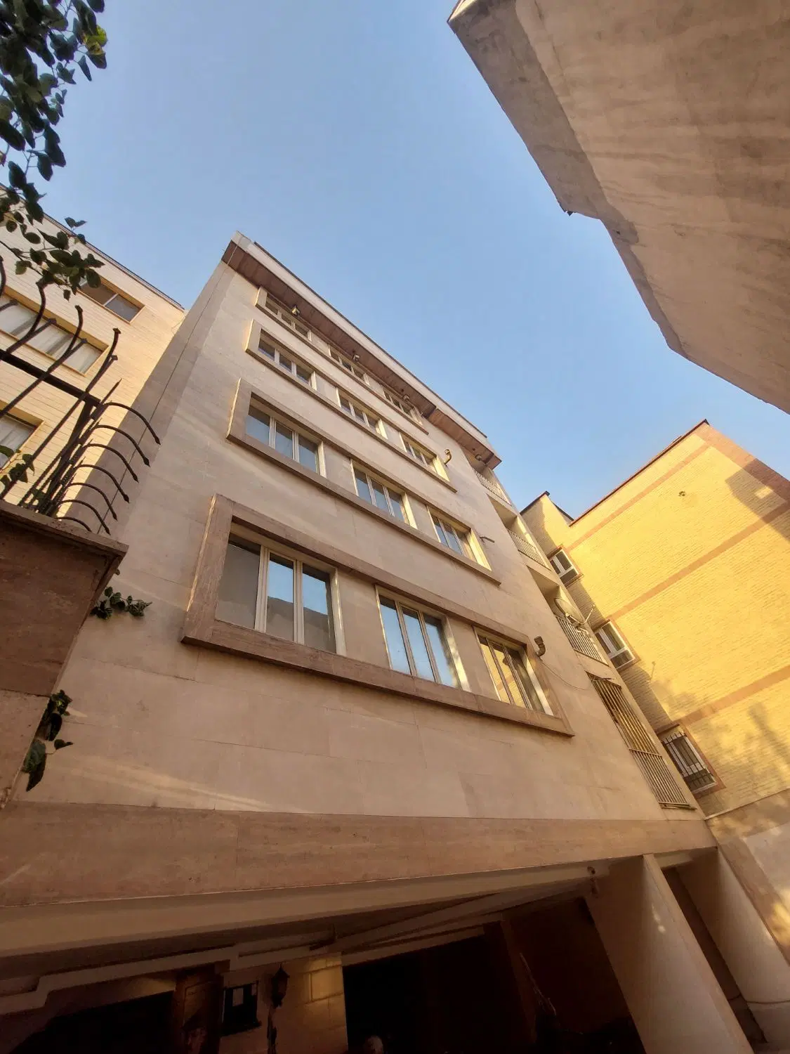 65متر.سرباز.با پارکینگ