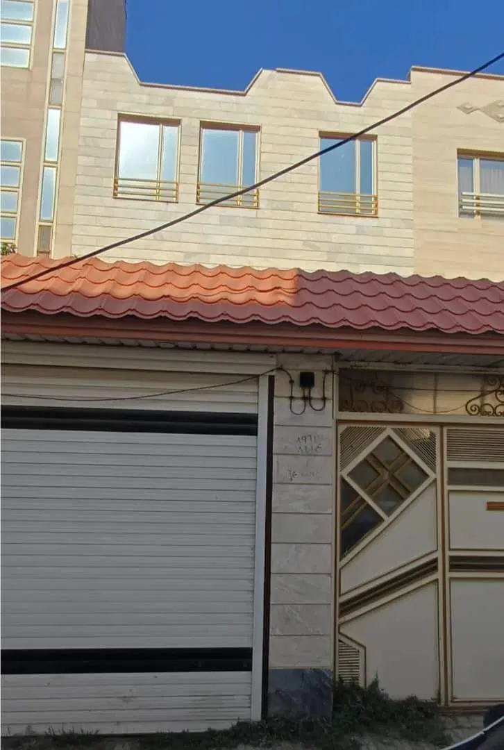 خانه مسکونی سه طبقه