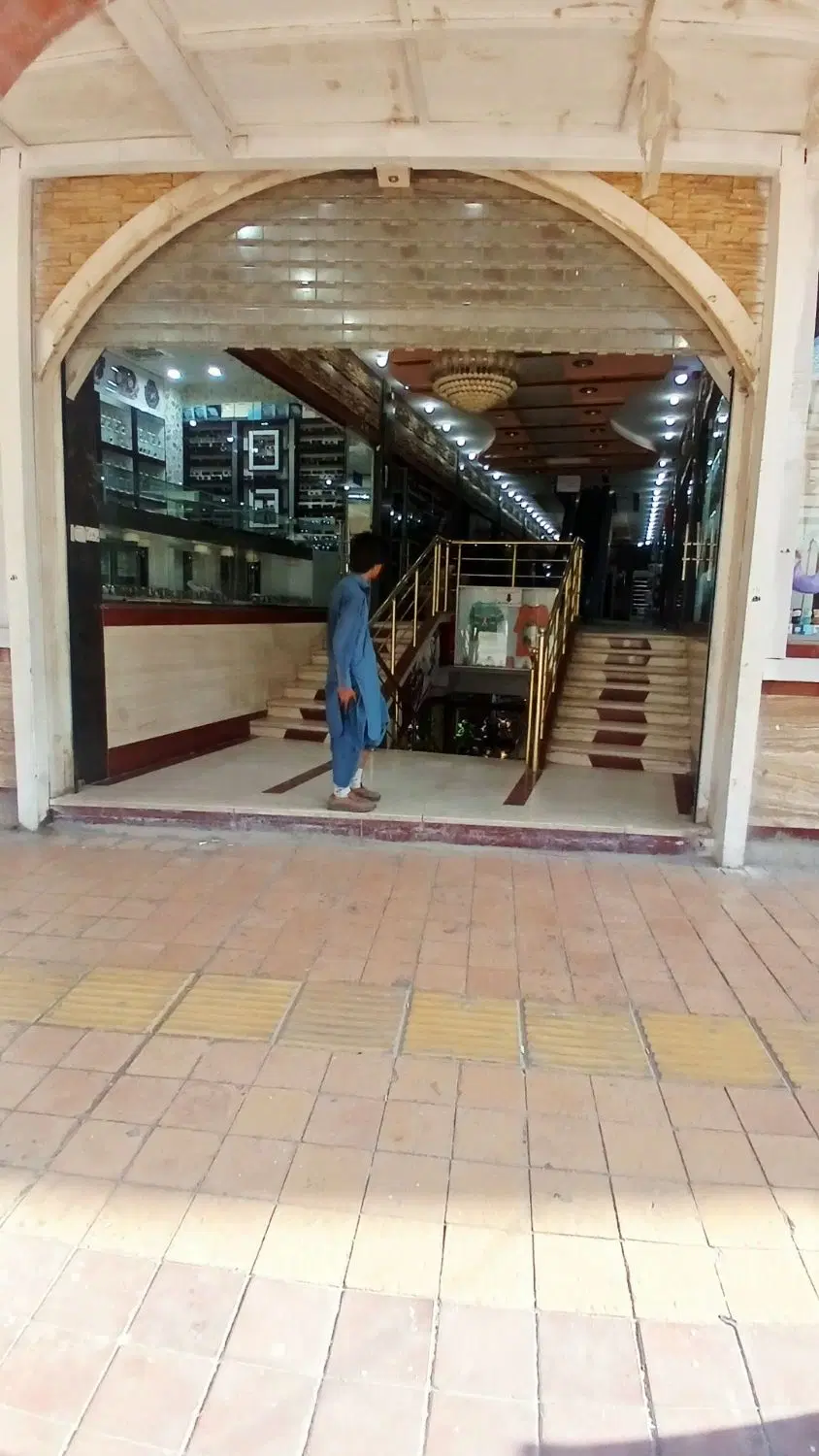 مغازه چهاراه رسولی