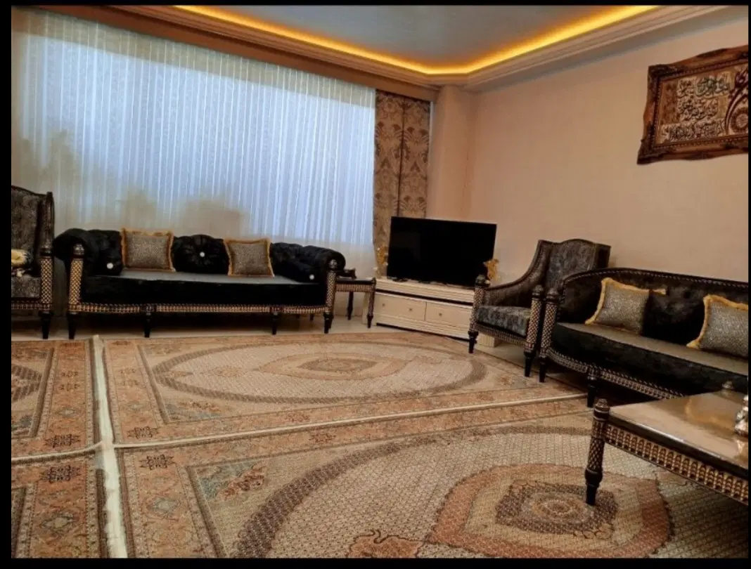 آپارتمان را جدا از حیاط  ۱۲۰متر