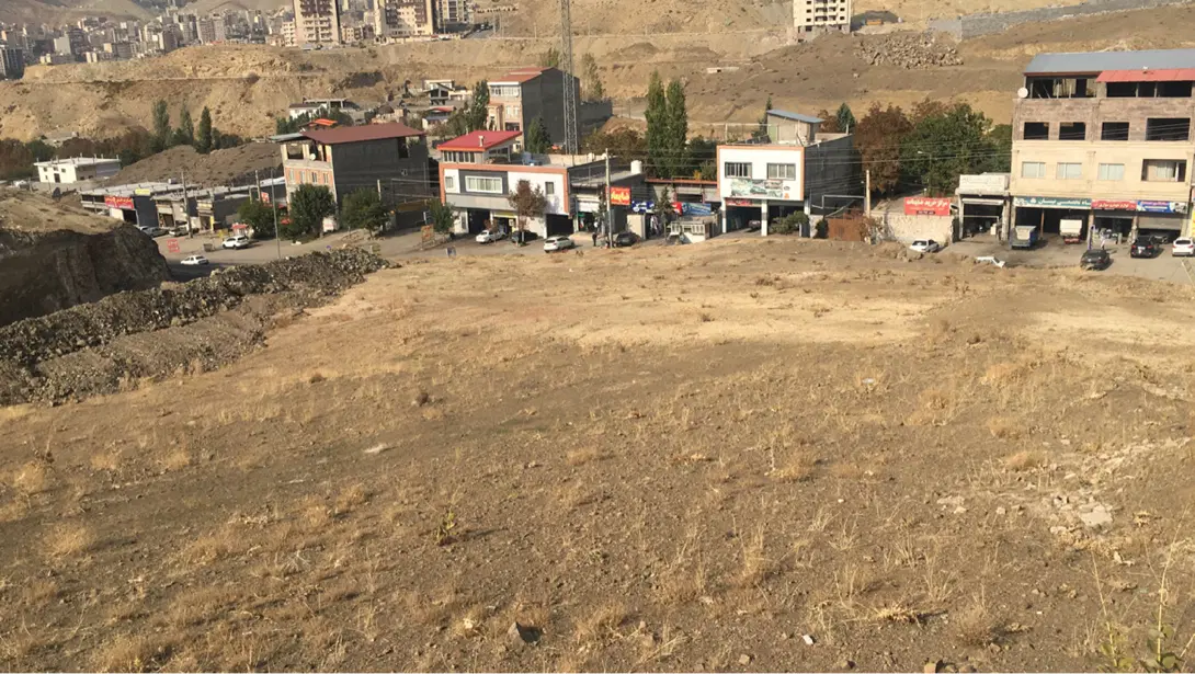 بومهن ۱۰۰۰ متر زمین در منطقعه صنعتی