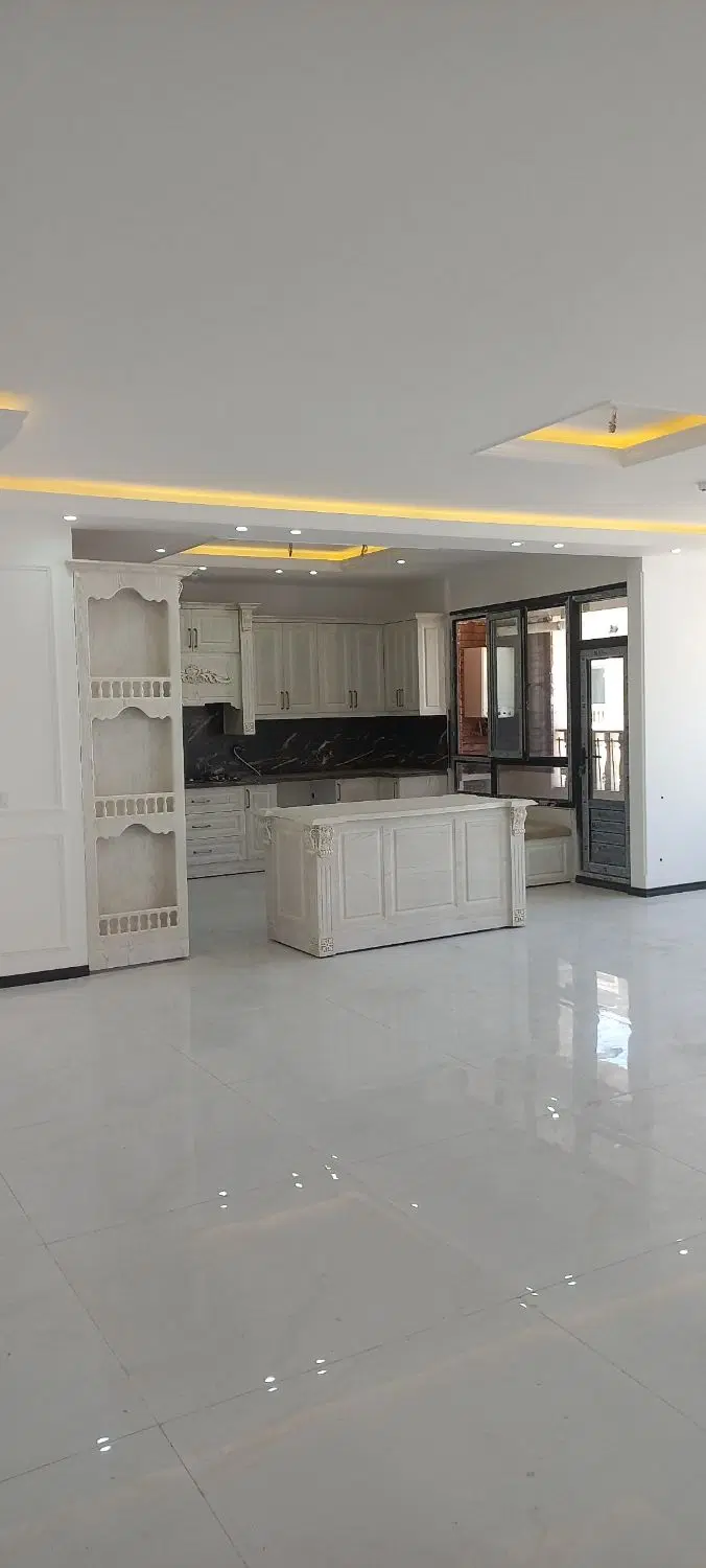 اپارتمان 200 متری _ صفر _ سند اماده _ الهیه