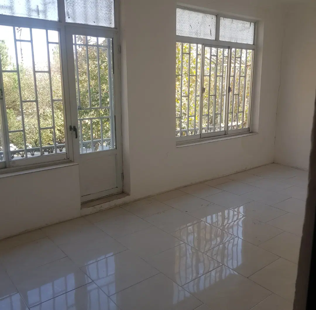 هشت اتاق برای کارمندان و کارگران کارخانجات