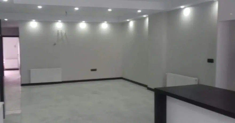 ۱۰۰ متر جمال زاده شمالی بالای بلوار کشاورز