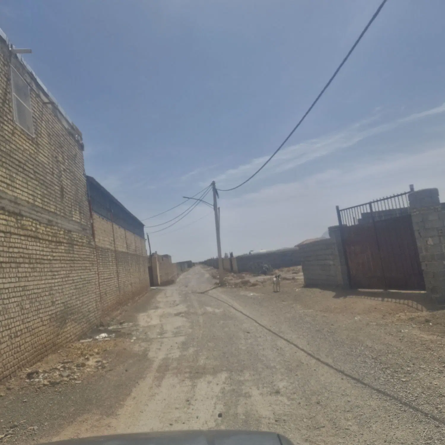 چهار دیواری بادرب ۷۰۰متر