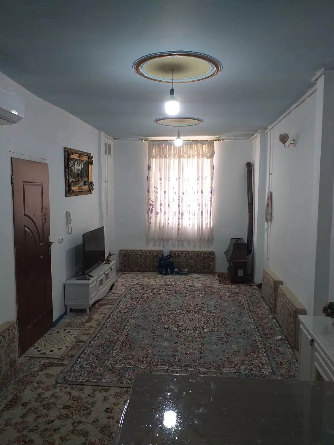 منزل مسکونی سه طبقه،زمین ۵۰ متری و خر واحد ۶۰ متری