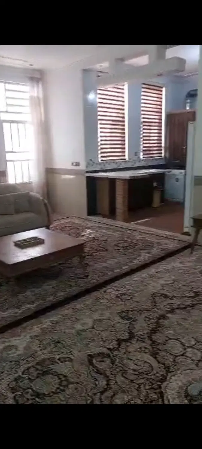 ۲ طبقه تکمیل میدان گلها