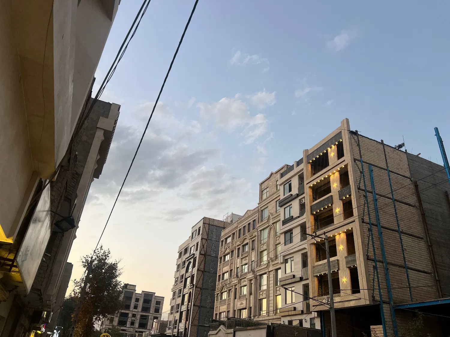 رهن مغازه بزرگ حاشیه خیابان اصلی کوی امیر