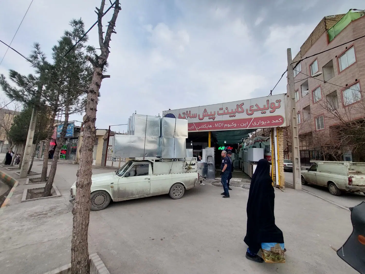 مغازه رهن و اجاره نبش طبرسی شمالی ۵۳ پشت ایستگاه