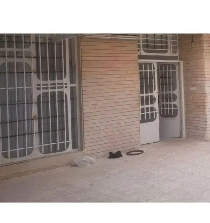 رهن کامل،منزل یکطبقه دربست واقع در20متری لاله