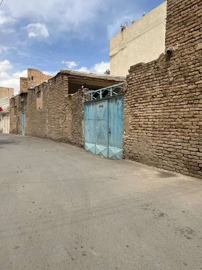 زمین بابک شهیدان غربی