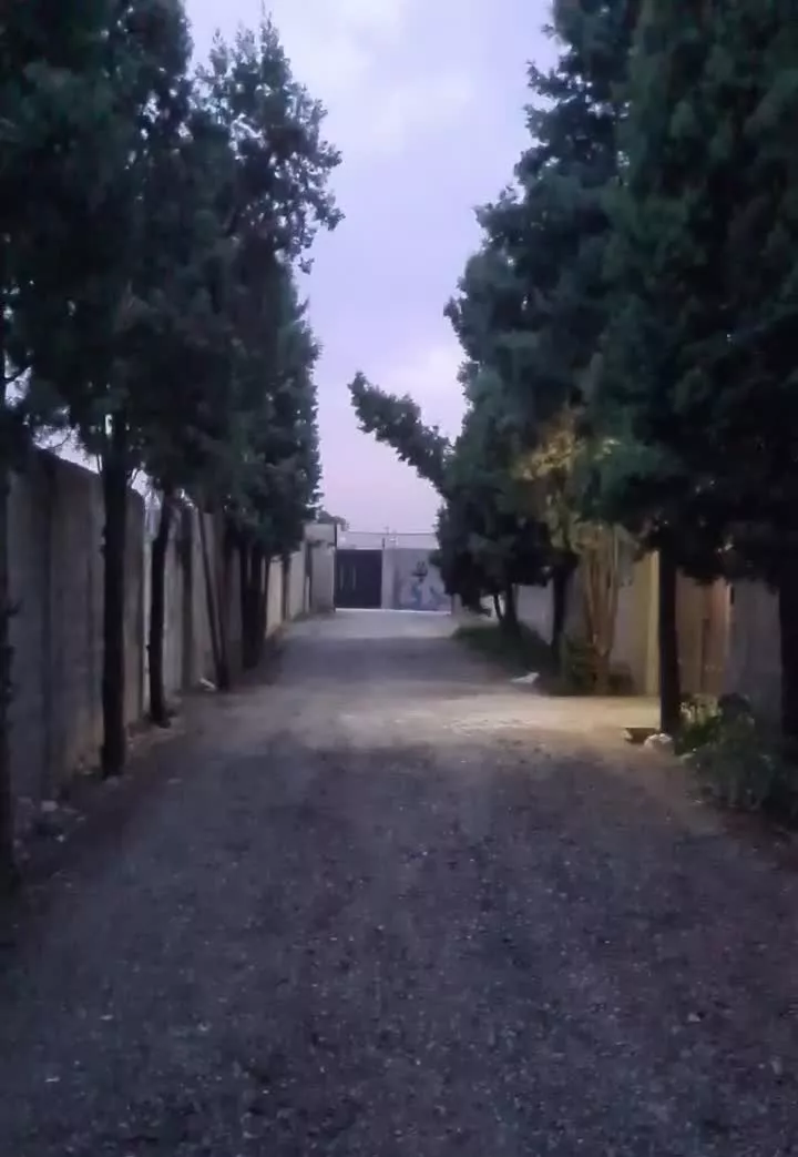 زمین چهار دیواری قابل ساخت