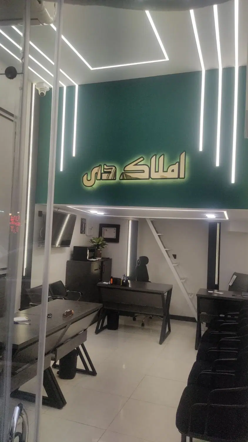 ۷۶متر بهترین خیابان طبقه دوم رو به نما دیزاین شده
