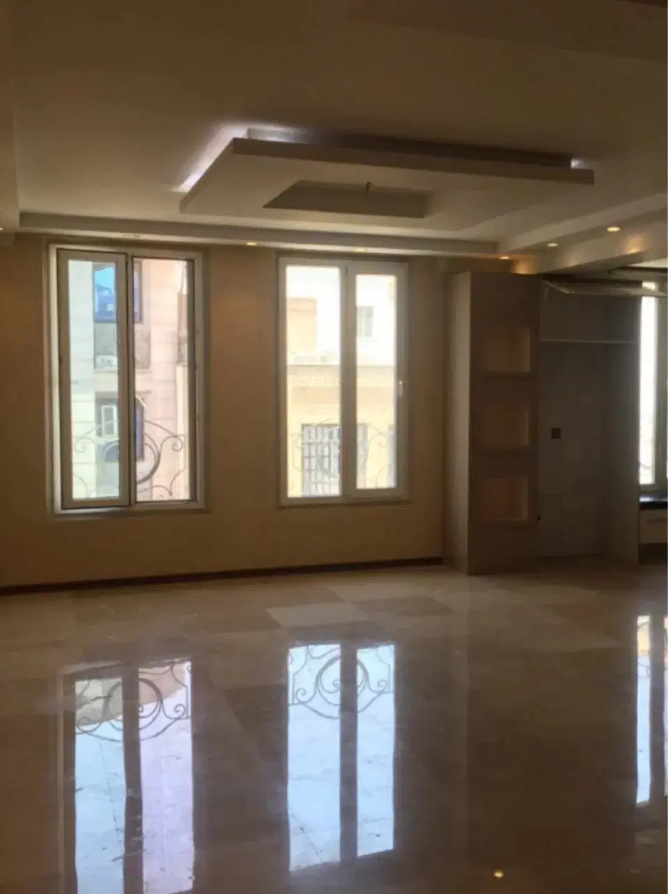 ۱۲۰ متر دو خواب  تک واحدی فول امکانات شیک تهرانشرق