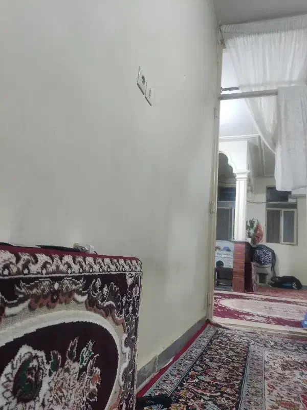 خونه70متری،دوبر،اب برق گاز تلفن داره