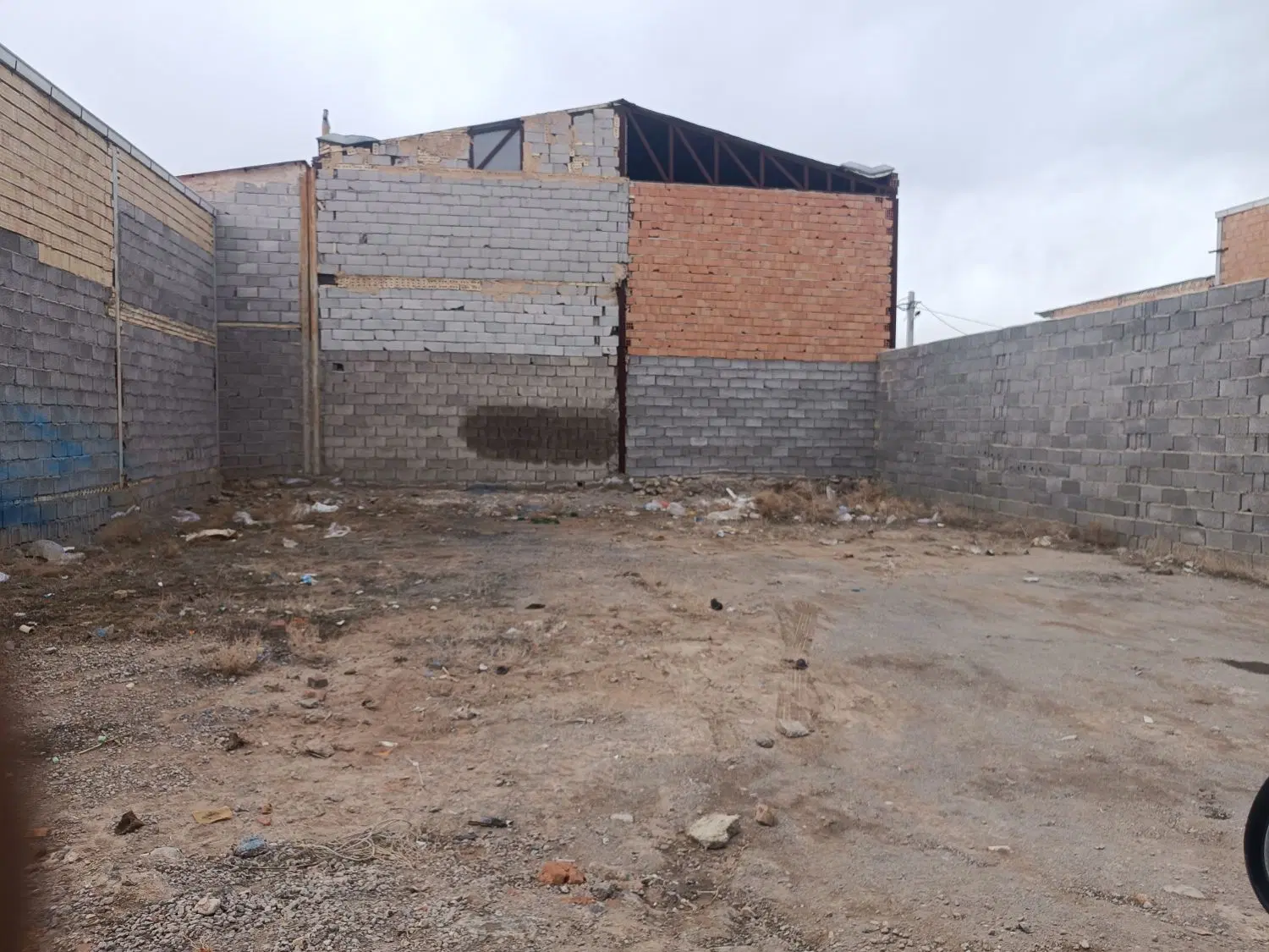 زمین مناسب کارگاه در باغمعروف